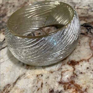 Textured zsiska Silver Bangle Bracelet